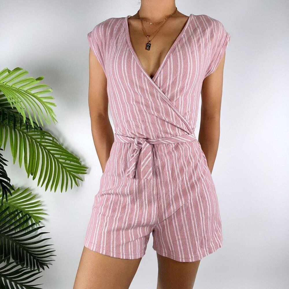 Vintage Pink Striped Soft Girl Casual Beachy Cottagecore Shorts Romper / S